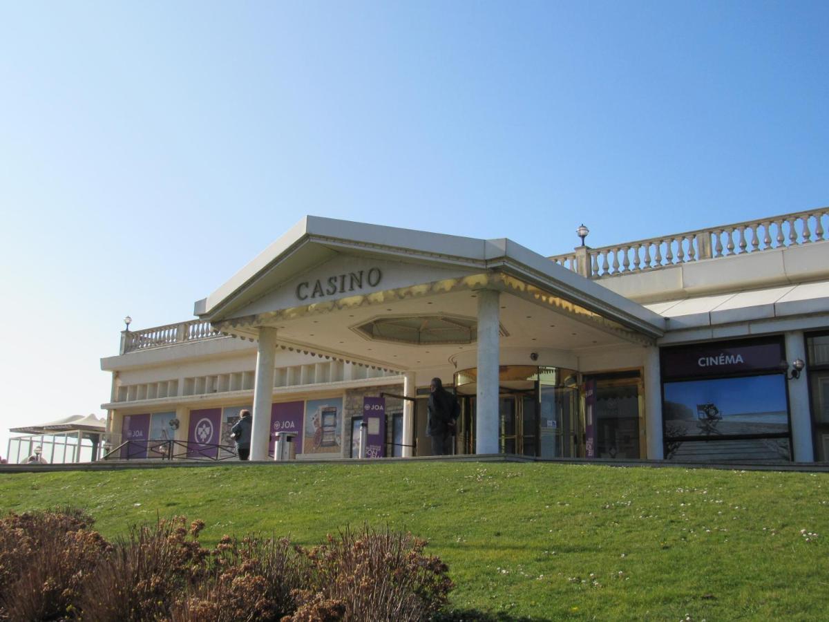 Entre Mer Et Falaises Le Tréport Exterior foto